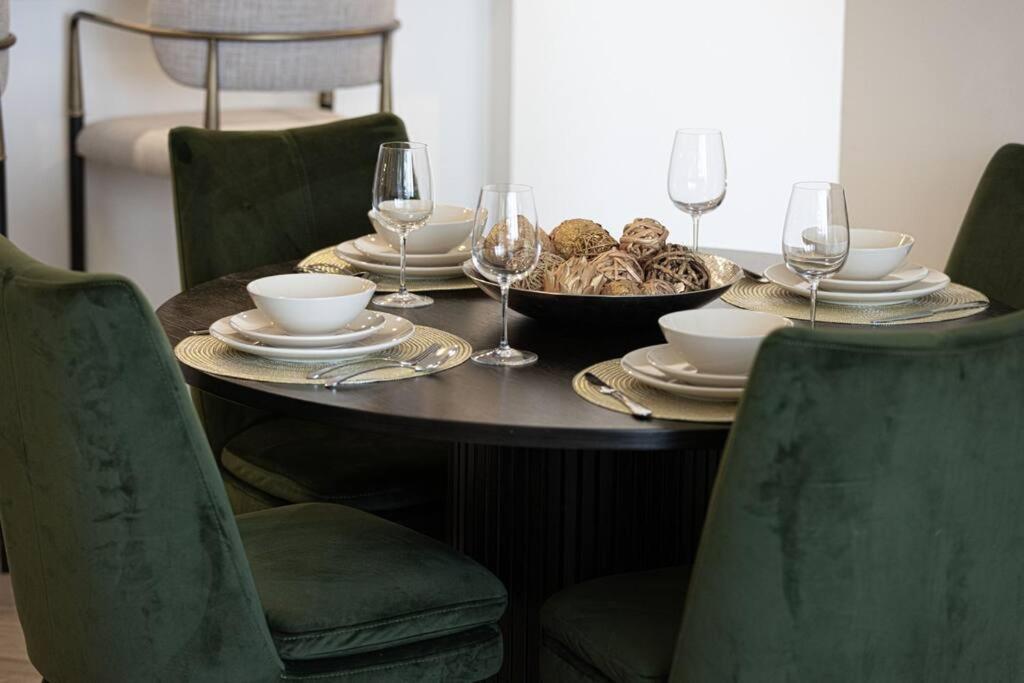 Chic 2 Bed Near Trade Centre With 5 Star Amenities Apartment Дубай Екстериор снимка